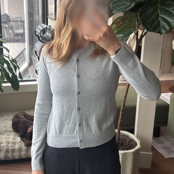 Uniqlo grey button up cardigan - Picture 4 of 4